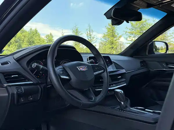 Cadillac CT4 2022