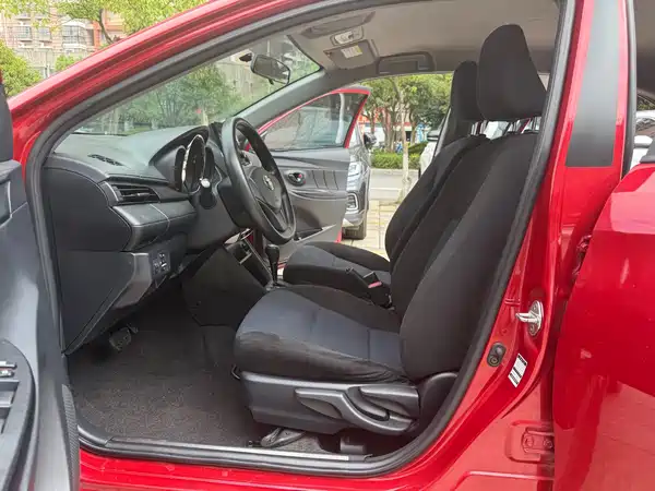 Toyota Yaris L 2020