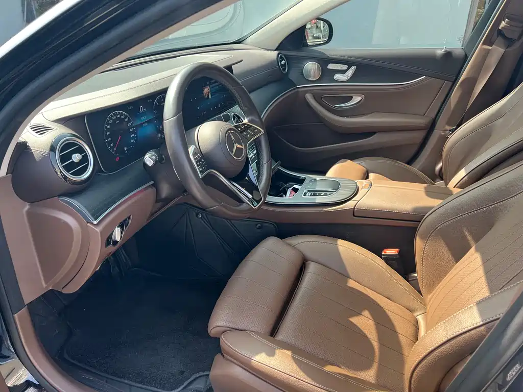 Mercedes-Benz E-Class 2022 — фото 19
