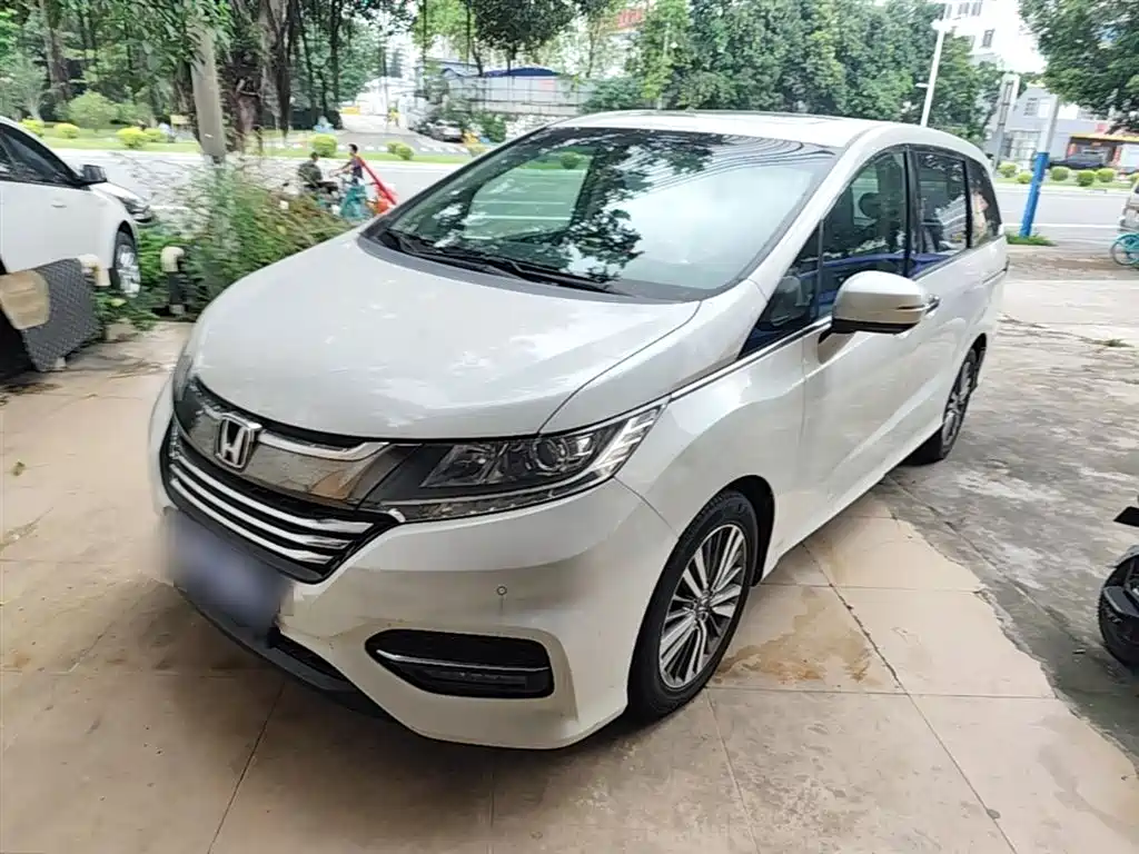 Honda Odyssey 2018 — фото 2