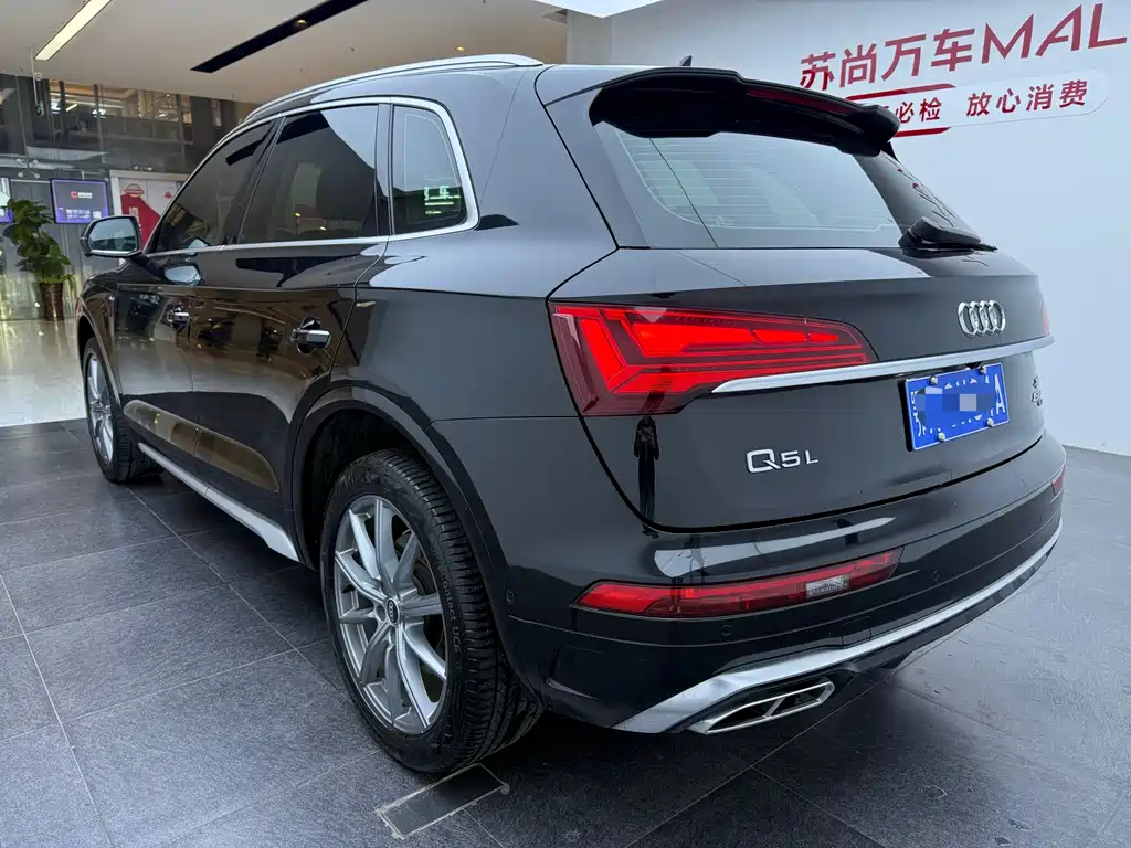 Audi Q5L 2021 — фото 11