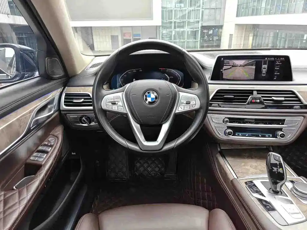 BMW 7 Series 2021 — фото 9