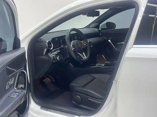 Mercedes-Benz A-Class 2023 — фото 12