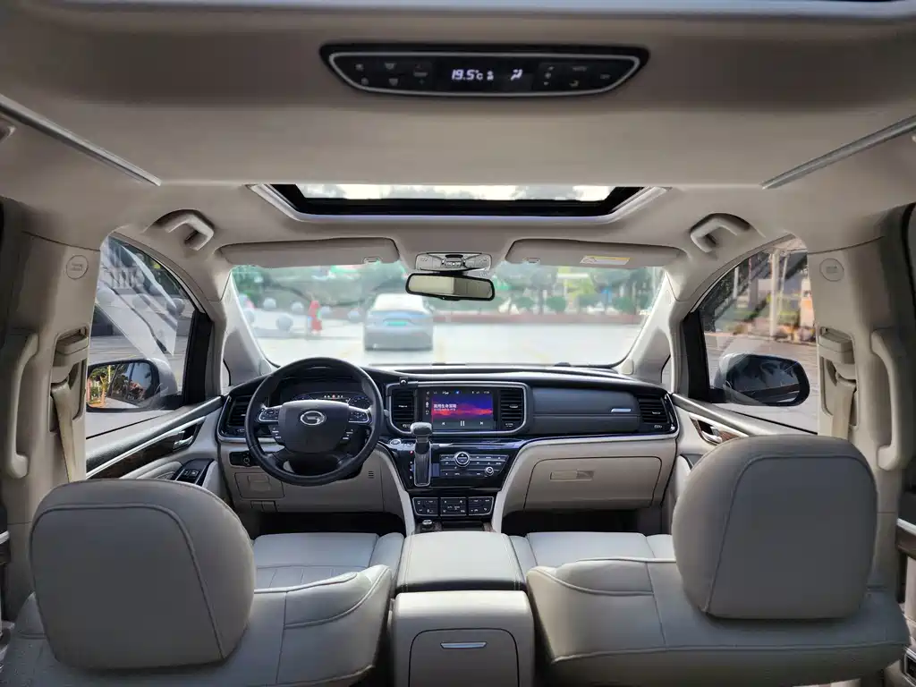 GAC Trumpchi M8 2018 — фото 9