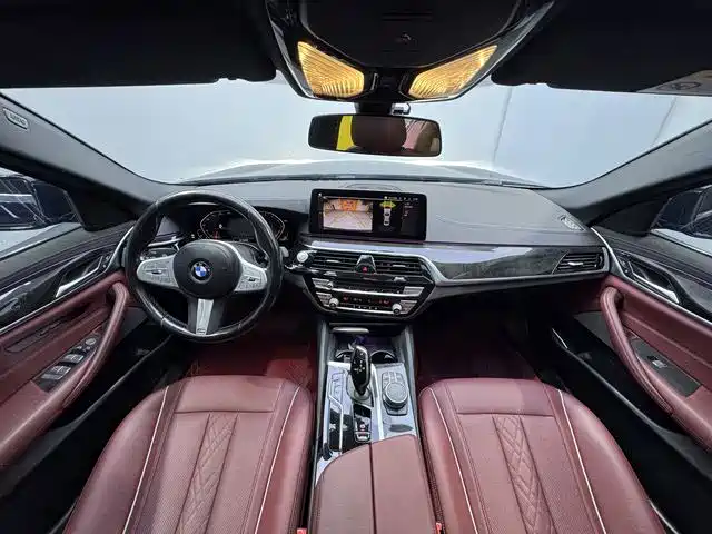 BMW 5 Series 2023 — фото 10