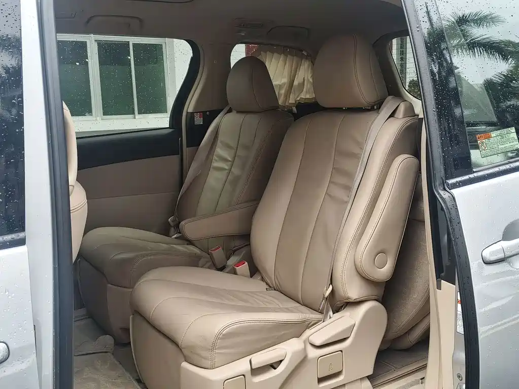 Toyota Previa 2015 — фото 7