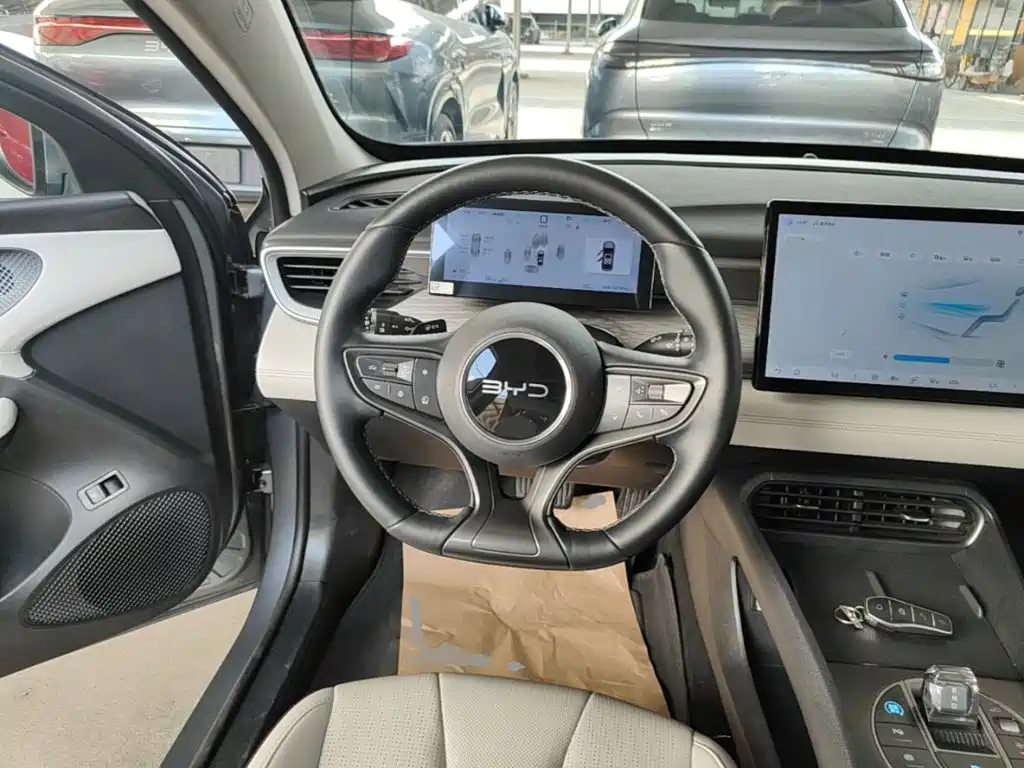 BYD Seal 05 DM-i 2025 — фото 11