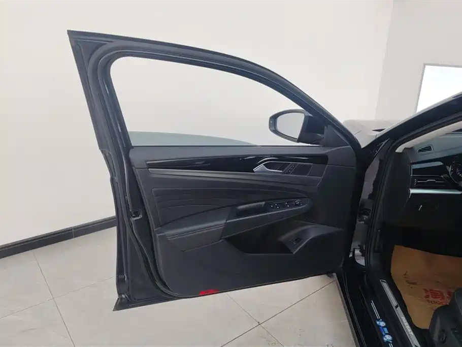 Volkswagen Passat 2024