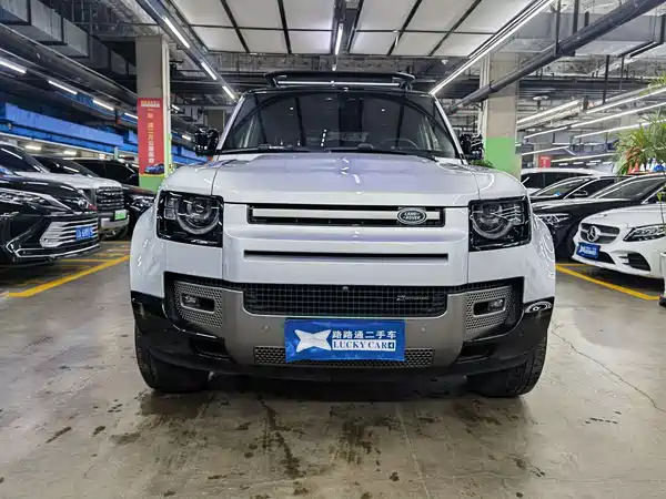 Land Rover Defender 2023