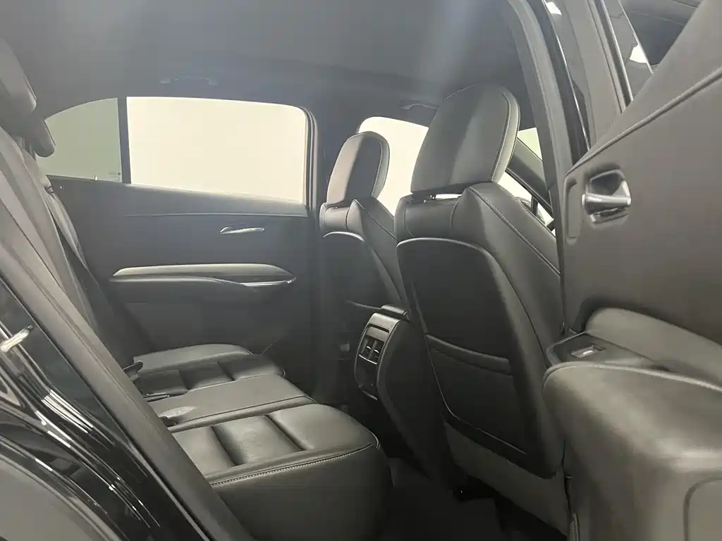 Cadillac XT4 2021 — фото 18