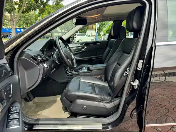 Mercedes-Benz E-Class 2011