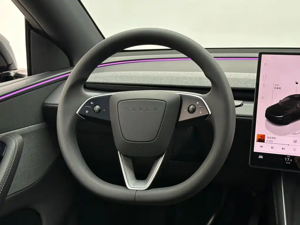 Tesla Model Y 2026 — фото 12