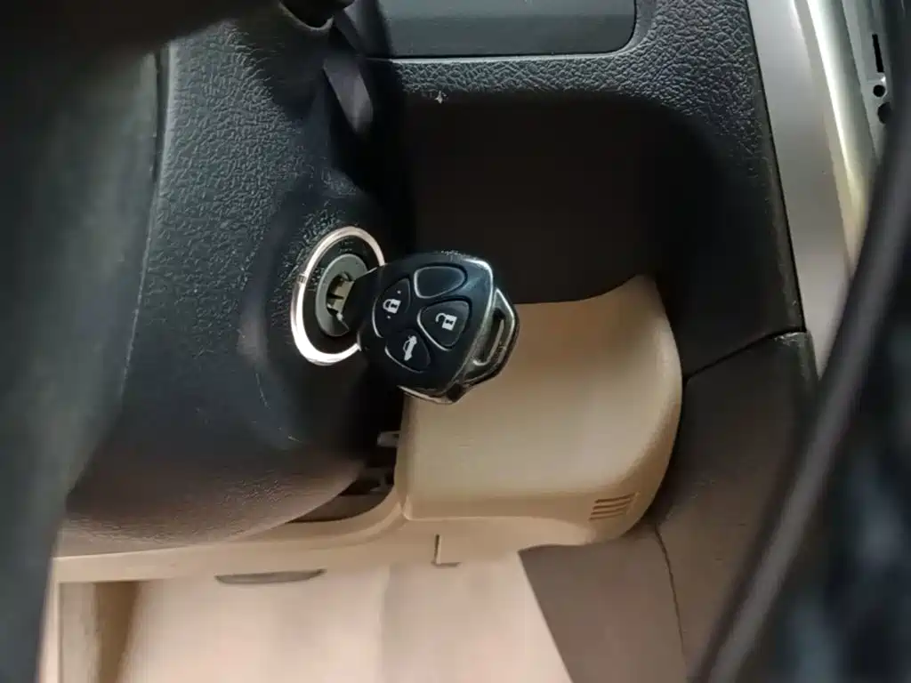 Toyota Camry 2014 — фото 15