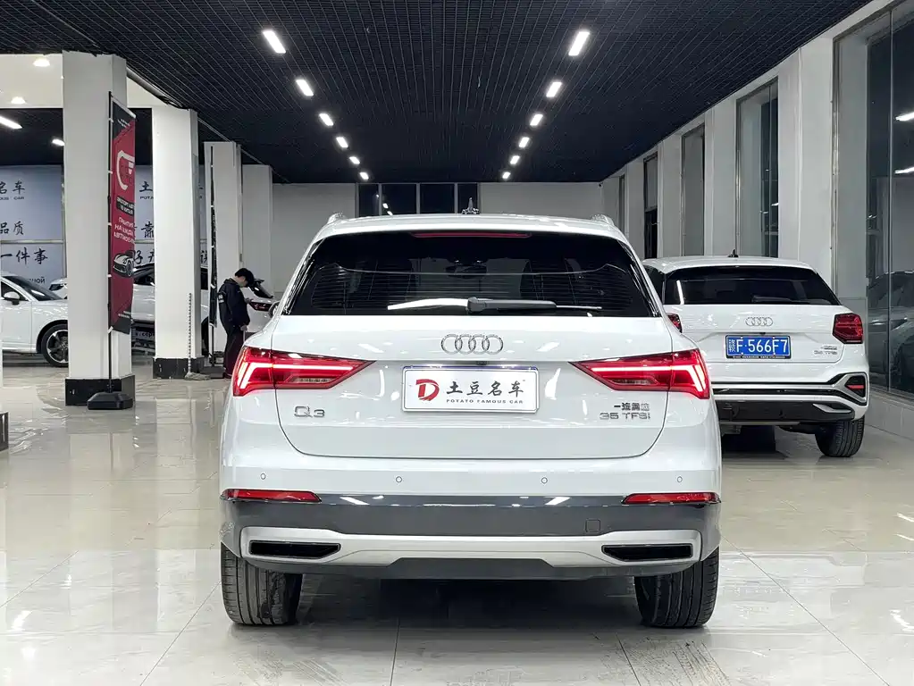 Audi Q3 2022 — фото 5