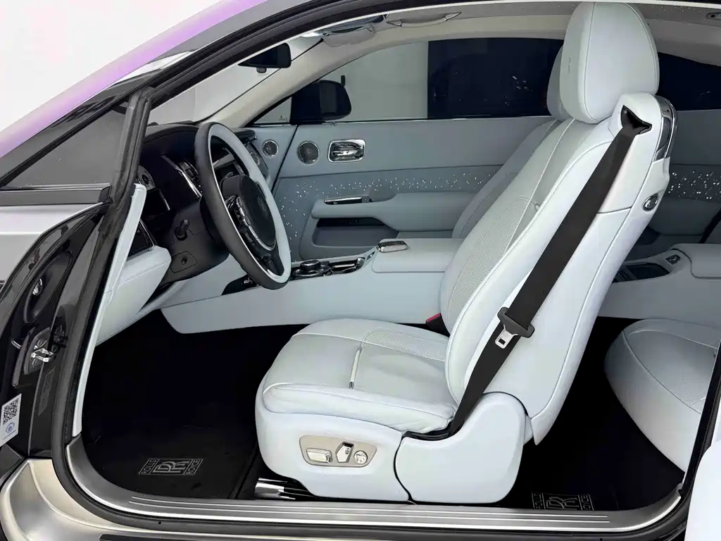 Rolls-Royce Wraith 2015 — фото 15