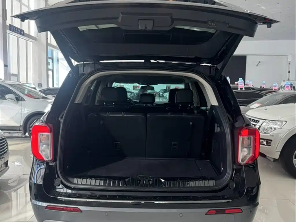 Ford Explorer 2021 — фото 17
