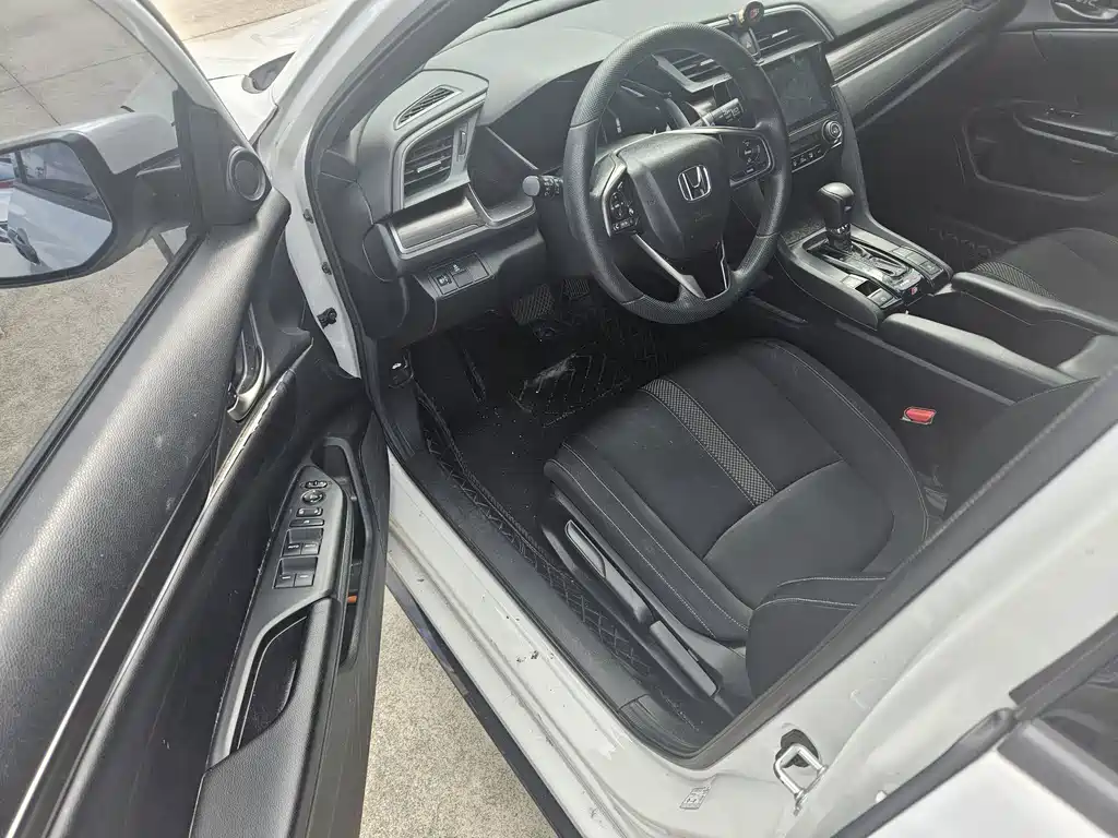 Honda Civic 2020 — фото 13