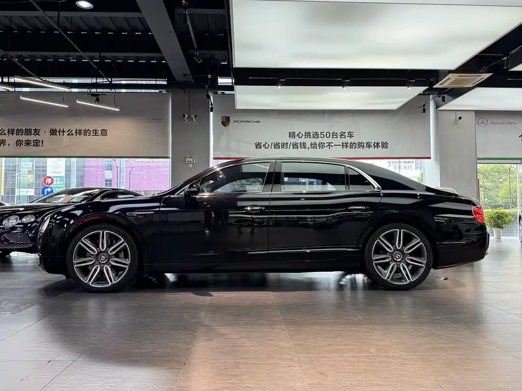 Bentley Flying Spur 2017 — фото 18
