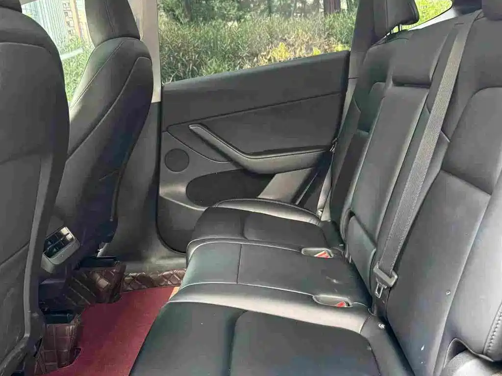 Tesla Model Y 2023 — фото 10