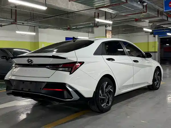Hyundai Elantra 2023