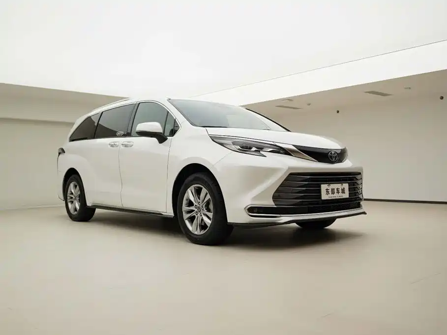 Toyota Sienna 2022 — фото 2