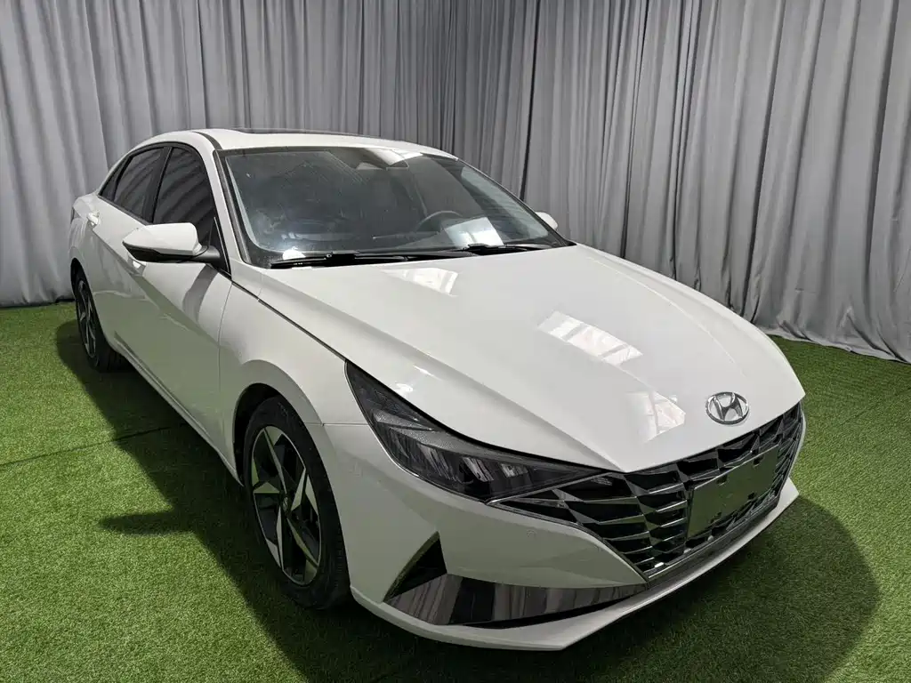 Hyundai Elantra 2023