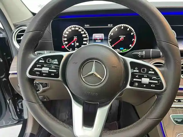 Mercedes-Benz E-Class 2020 — фото 11