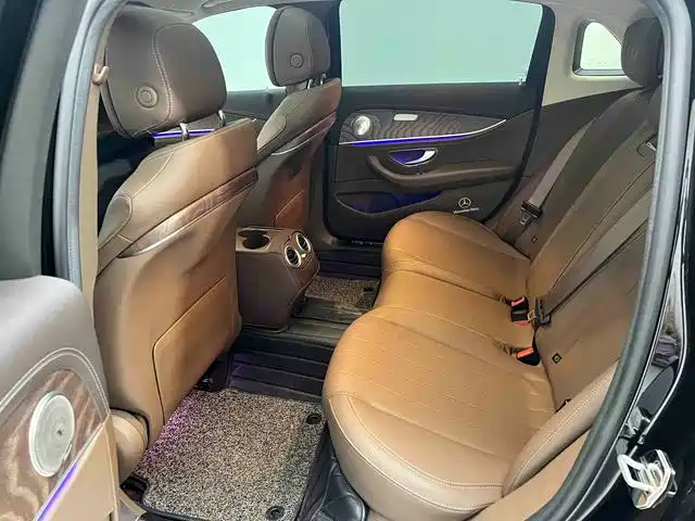 Mercedes-Benz E-Class 2020 — фото 14