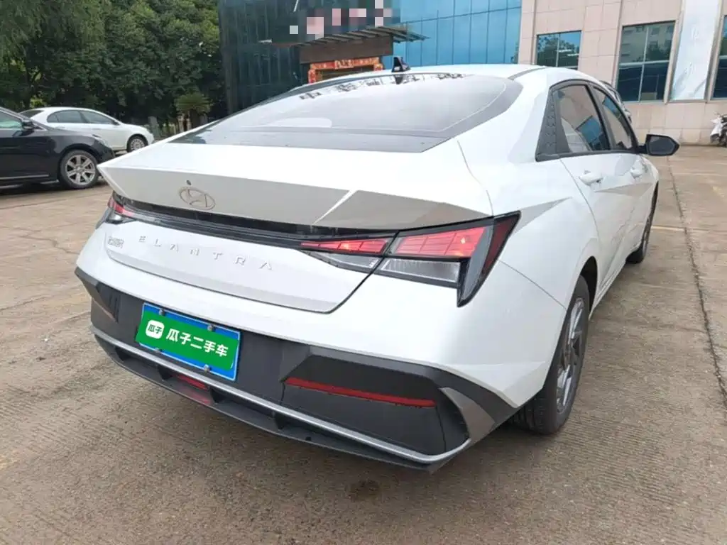 Hyundai Elantra 2023