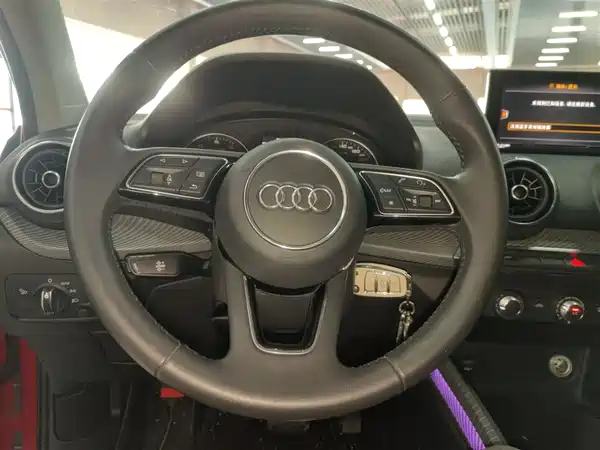 Audi Q2L 2018