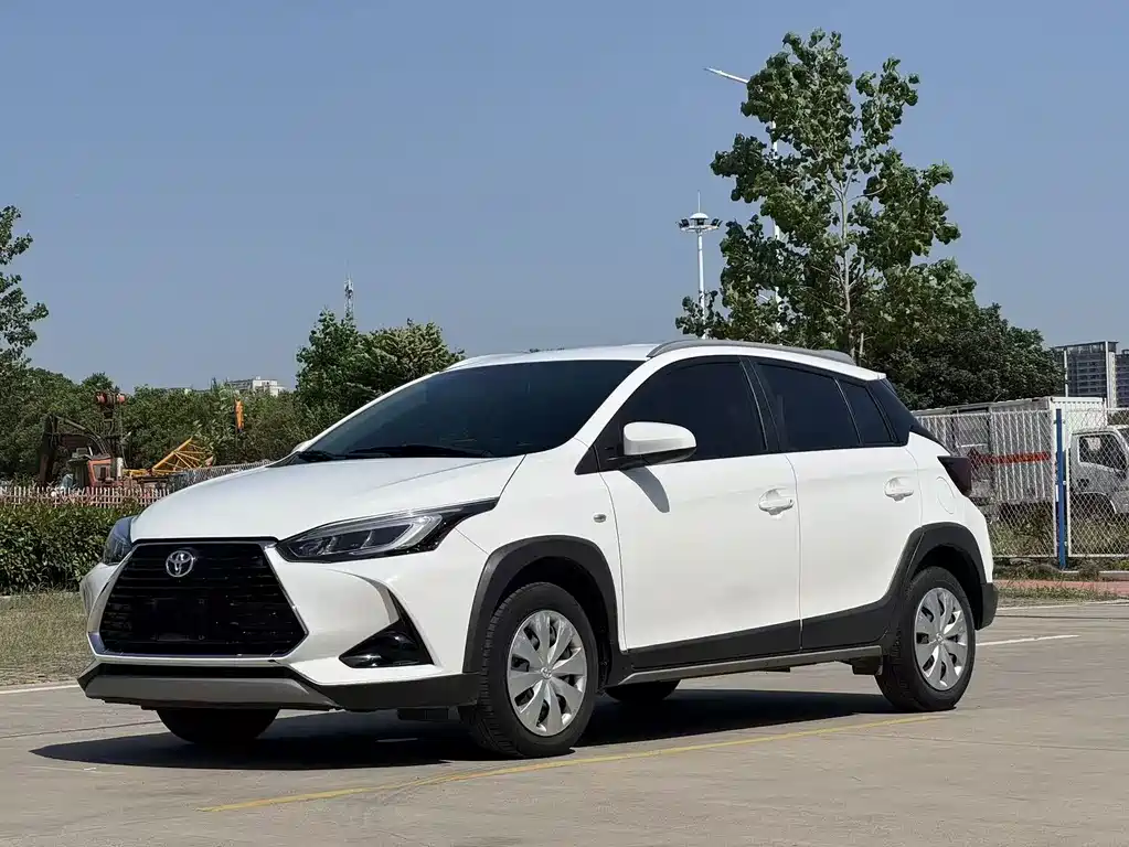 Toyota Yaris L 2022