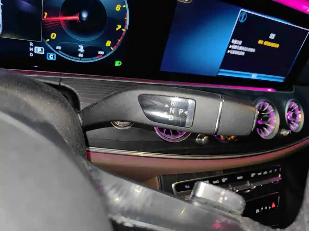 Mercedes-Benz E-Class 2021 — фото 13