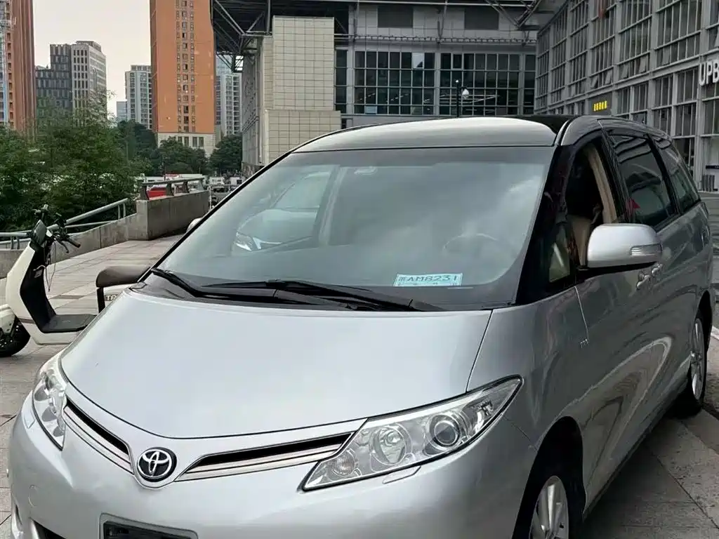 Toyota Previa 2016 — фото 1
