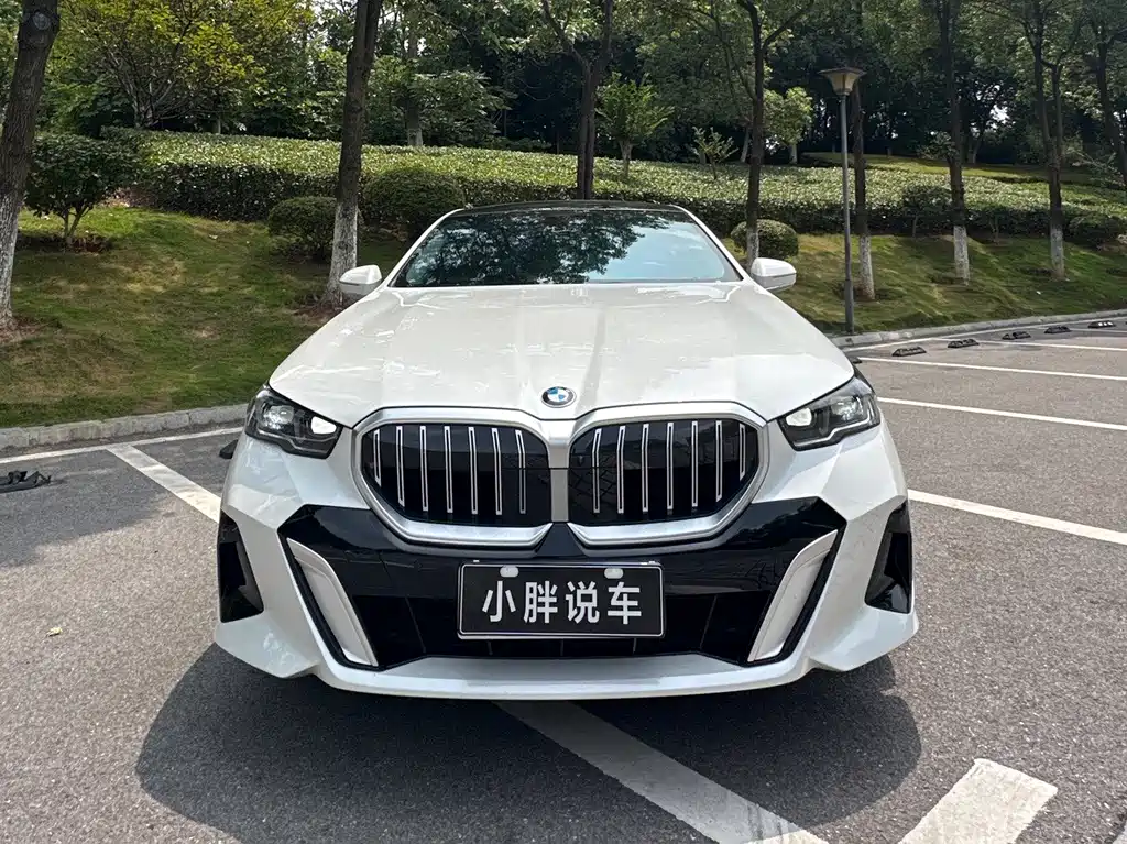 BMW 5 Series 2025
