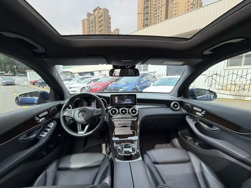 Mercedes-Benz GLC 2018 — фото 17