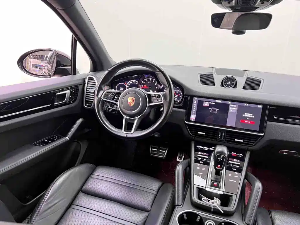 Porsche Cayenne 2019 — фото 18