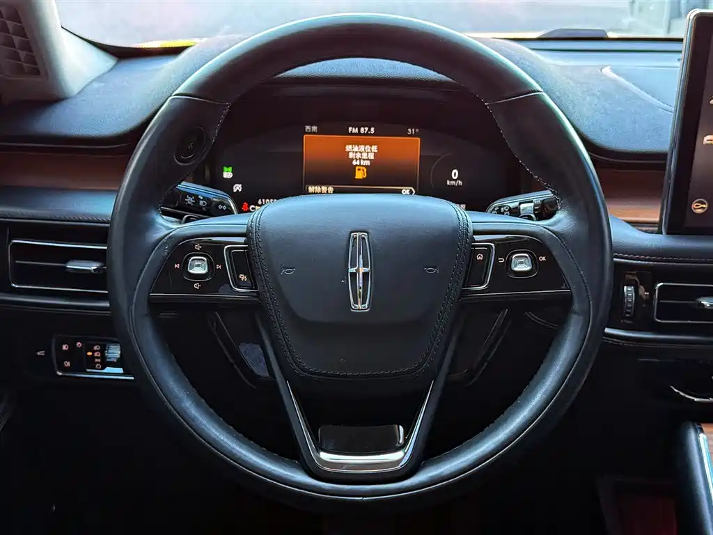 Lincoln Aviator 2021 — фото 12