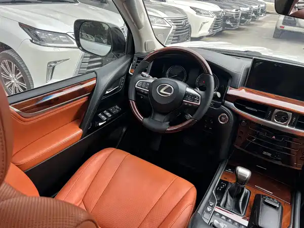 Lexus LX 2018