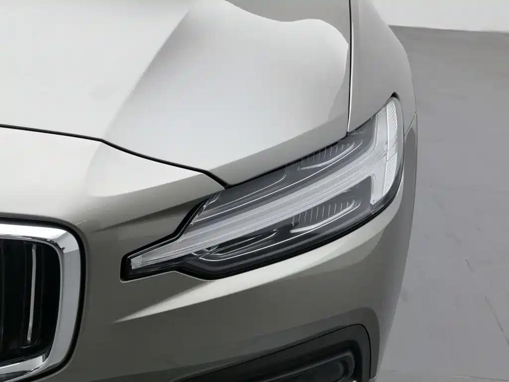 Volvo S60 2020 — фото 7