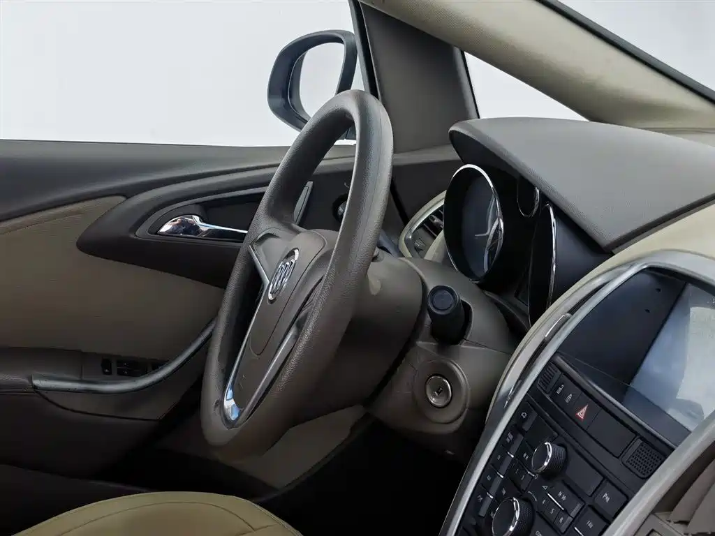 Buick Excelle 2014 — фото 22