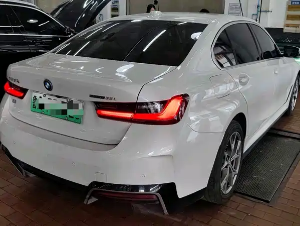 BMW i3 2023