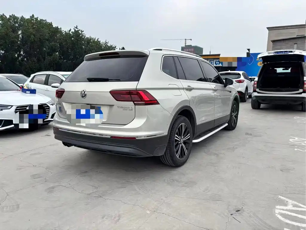 Volkswagen Tiguan L 2017 — фото 4