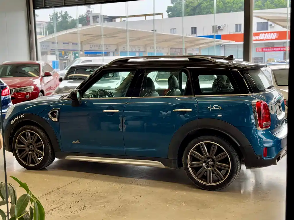 MINI Countryman 2018 — фото 2