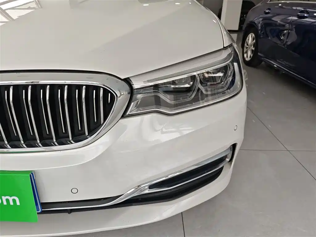 BMW 5 Series 2020 — фото 15