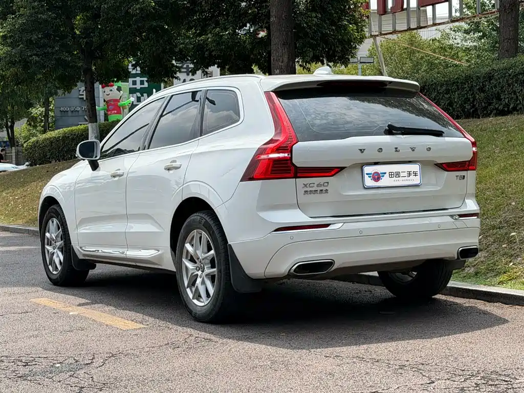 Volvo XC60 2021 — фото 4