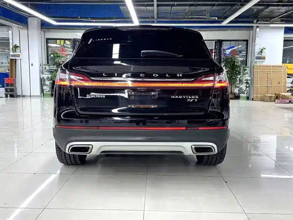 Lincoln Nautilus 2021