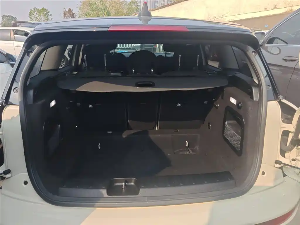 MINI Clubman 2018 — фото 19