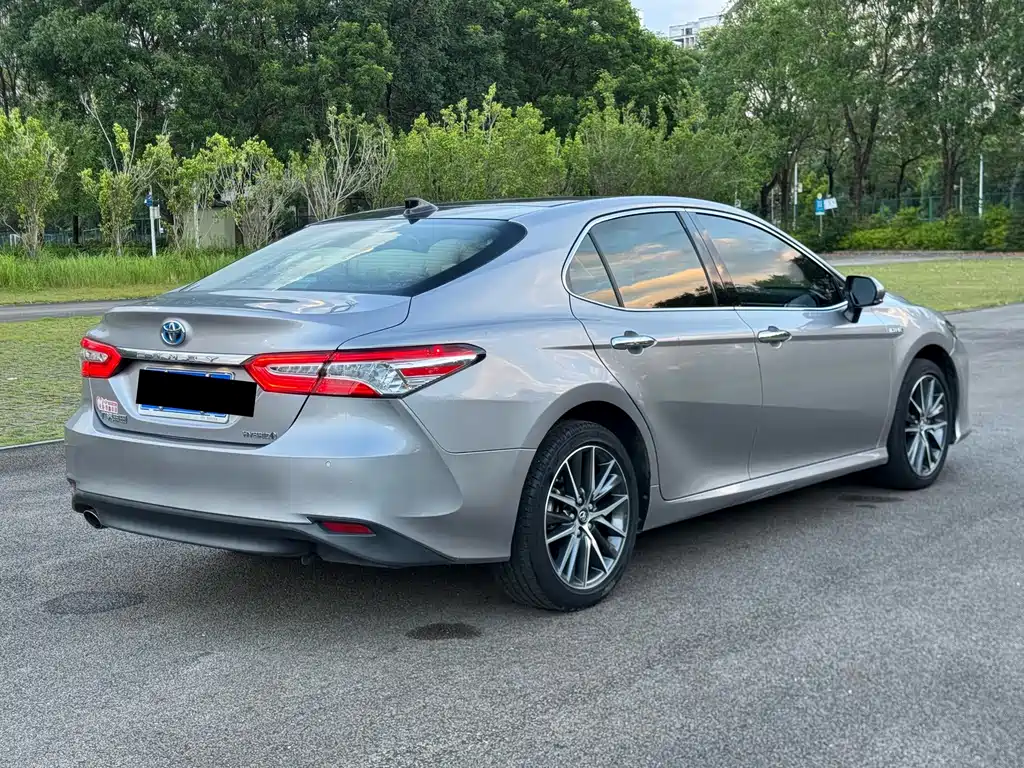 Toyota Camry 2022 — фото 9