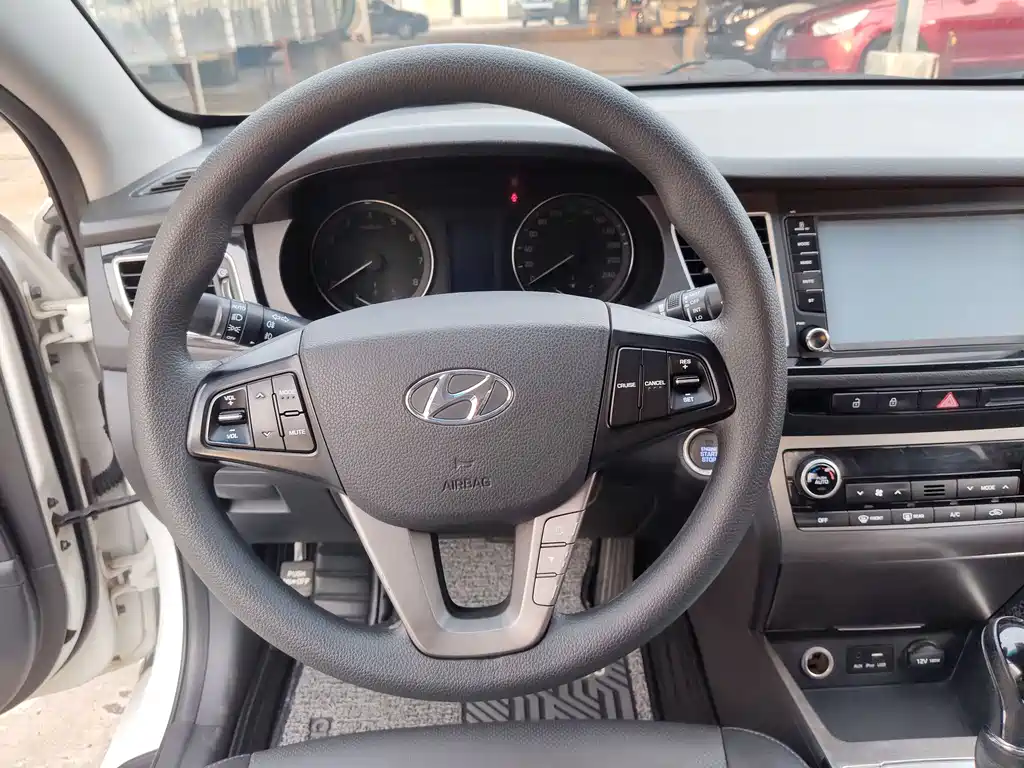 Hyundai Mistra 2015 — фото 11