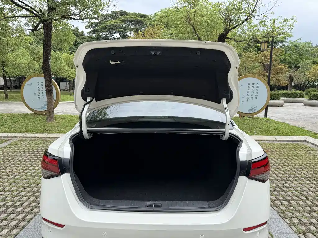Nissan Sylphy 2022 — фото 16